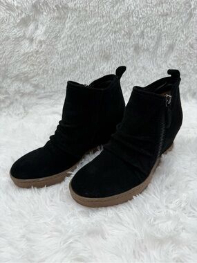 Sofft Boots Size 7M Black Waterproof Suede Wedge Booties with Brown Sole
